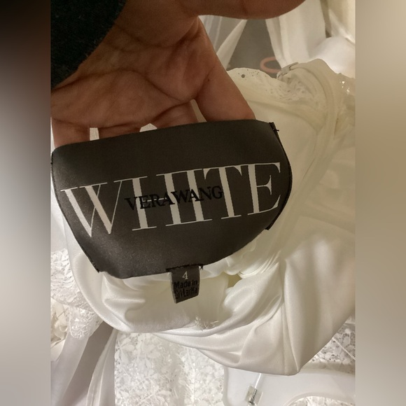 Vera Wang bride dress size 4 - Picture 8 of 9